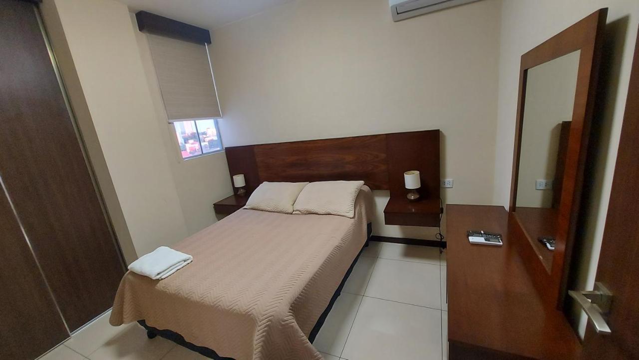 Hermoso Y Unico Apartamento Moderno, En Pleno Centro De Santa Cruz, Con Netflix Wi-Fi De 60 Mb, Estacionamiento Gratis Y Ac En Todos Los Ambientes Santa Cruz de La Sierra Exterior foto
